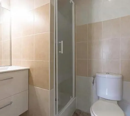 Simon Apartments Apartman