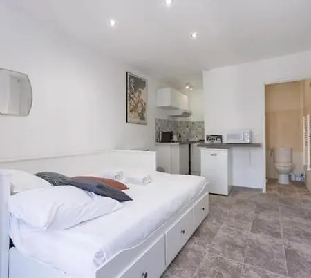 Simon Apartments Cannes