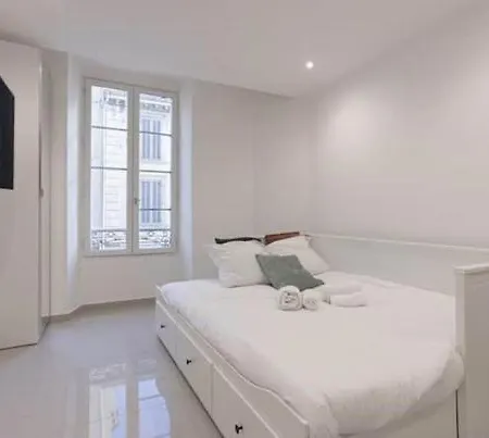 Simon Apartments Apartman